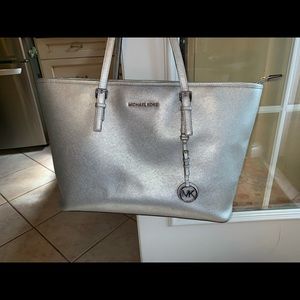 Michael Kors tote